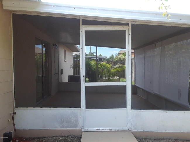 Building Photo - 135 S Suzanne Ct