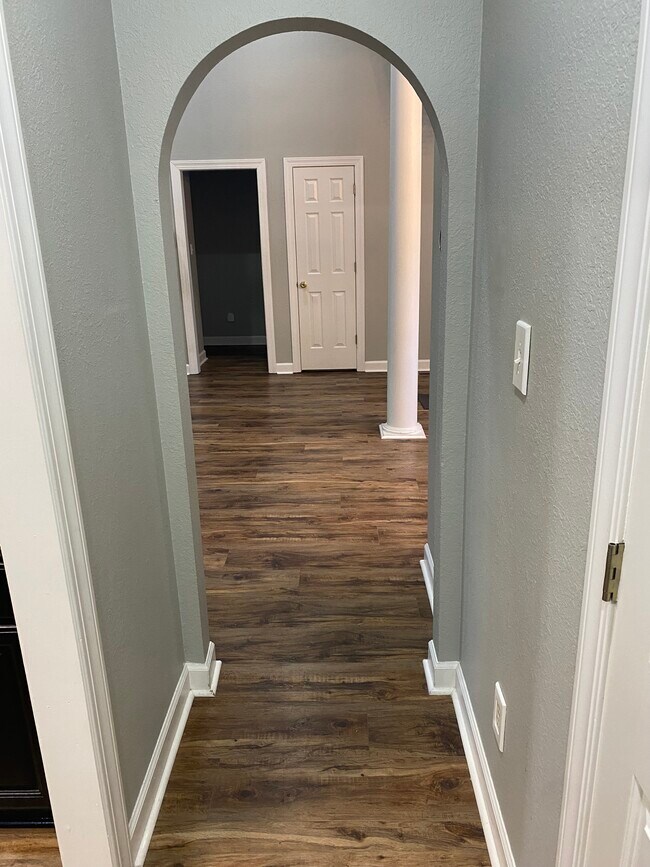 Building Photo - 35 Winchester Cv