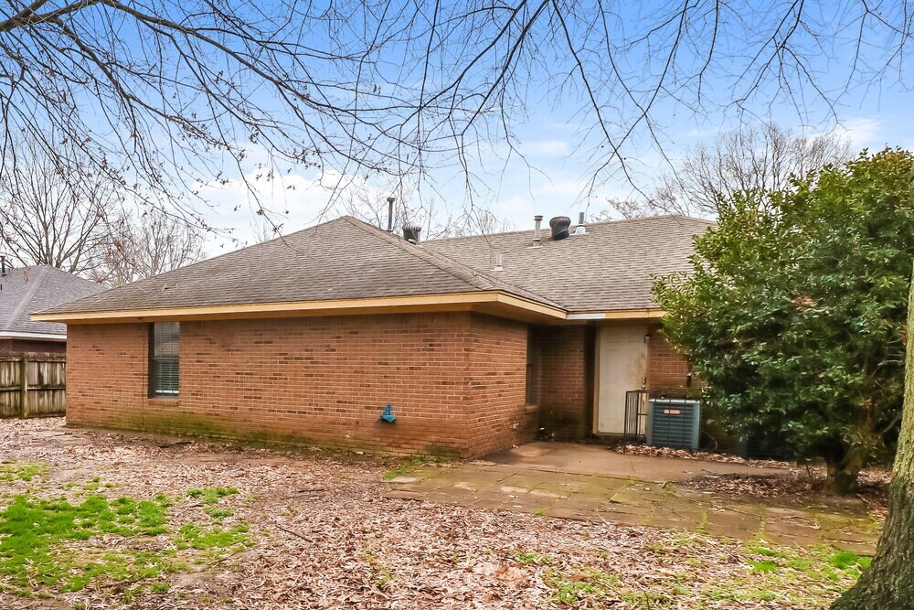 Building Photo - 6659 Valerie Dr