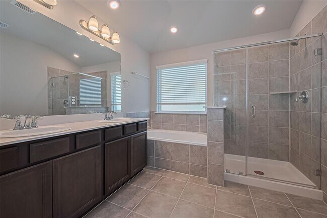 Building Photo - 21507 Pachino Ln