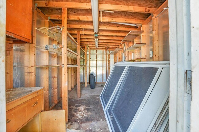 Building Photo - 154 SE Naranja Ave