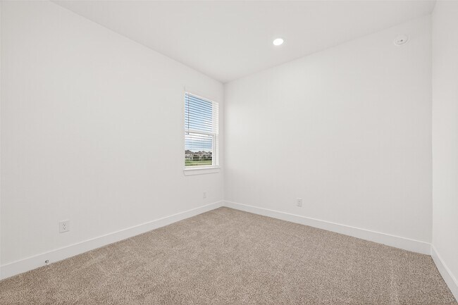 Building Photo - 21227 Teal Lovegrass Ln