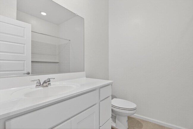 Building Photo - Modern 3BR Living with Resort-Style Amenities in Magma Vista Ranch