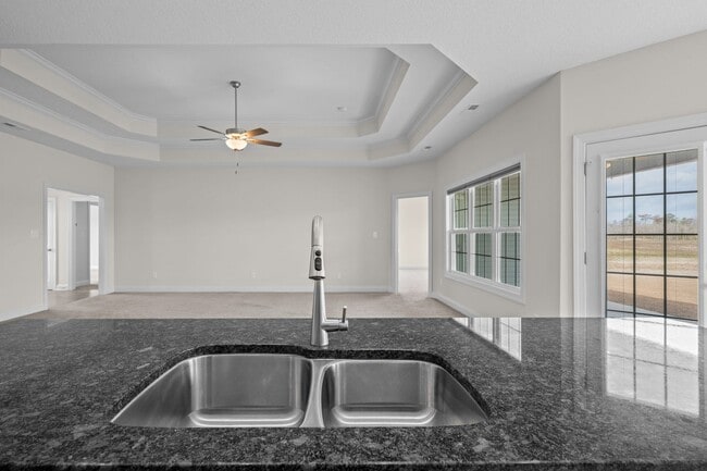 Building Photo - 505 E Black Water Ln