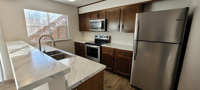 Building Photo - 5577 Clover Rise Ln