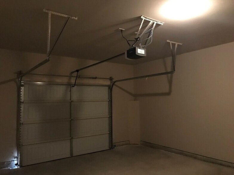 Building Photo - 346 Turtle Creek Dr