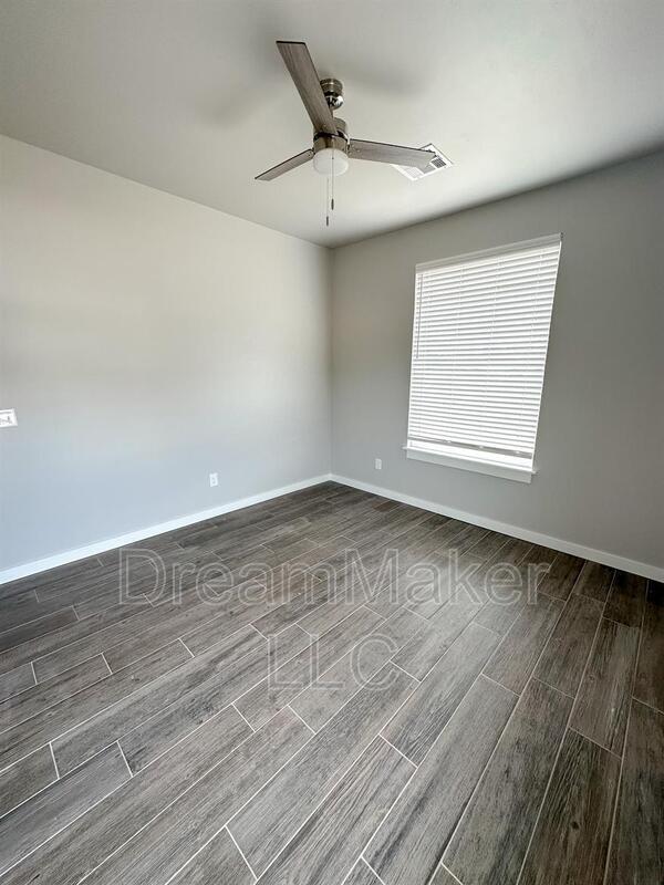 Building Photo - 5329 Red Maple Ave