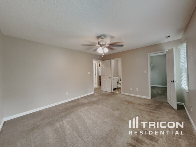Building Photo - 5005 Baffin Ct