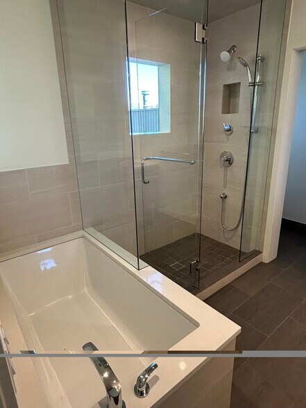 Building Photo - 100 Meadow Ranch Dr