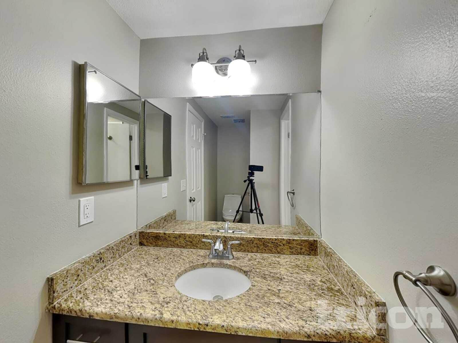 Building Photo - 16511 W Course Dr