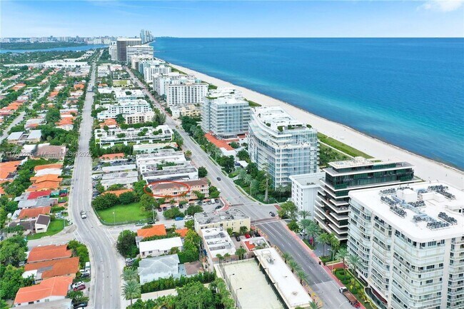 Primary Photo - 9008 Collins Ave