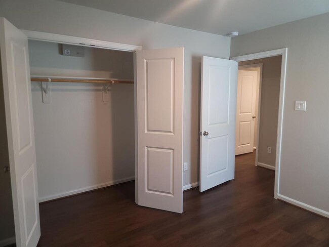 Building Photo - 1007 Tillman Ln