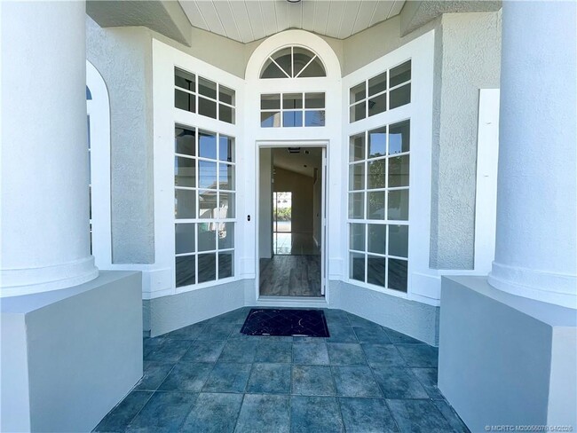 Building Photo - 4690 SW Babylon St