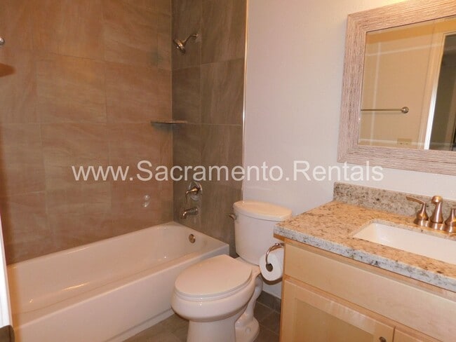 Building Photo - Updated 2bd/1ba Foothill Farms Duplex with 1 Car Garage