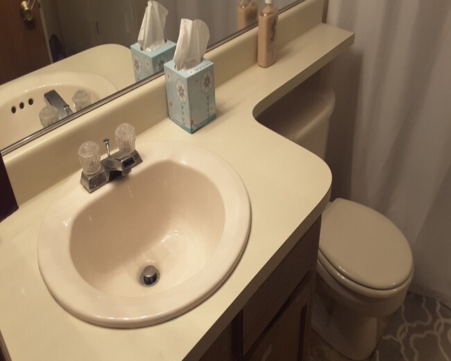 Building Photo - Charming 2BR/2BA Condo Near Lowry - AVAIL ...