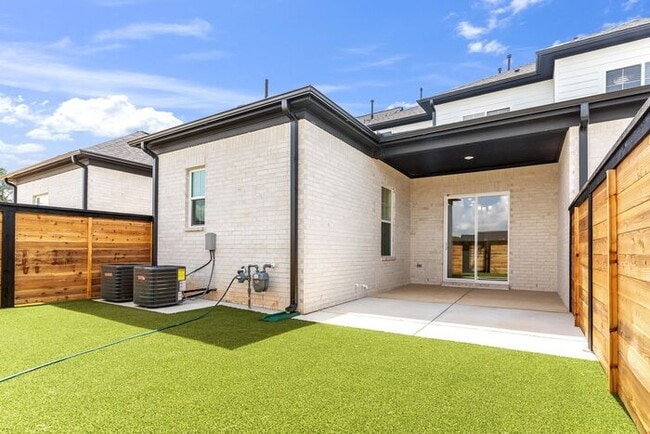 Building Photo - OPEN HOUSE! Wednesday August 6, 2025. Now ...
