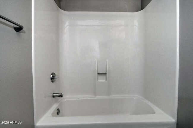 Building Photo - 8335 E Vista Dr