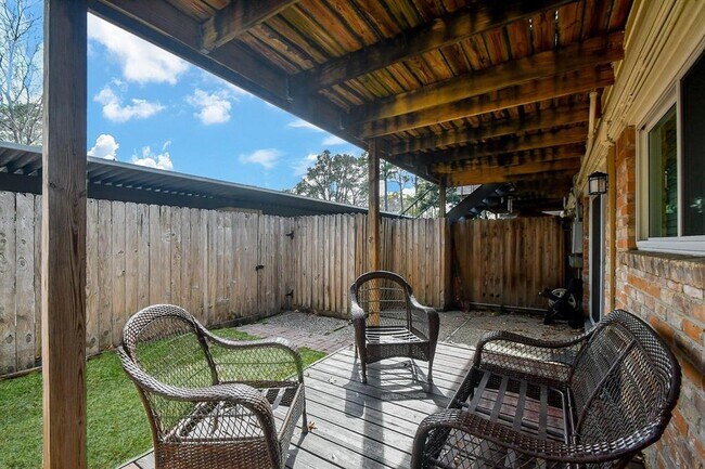 Building Photo - 887 Wax Myrtle Ln