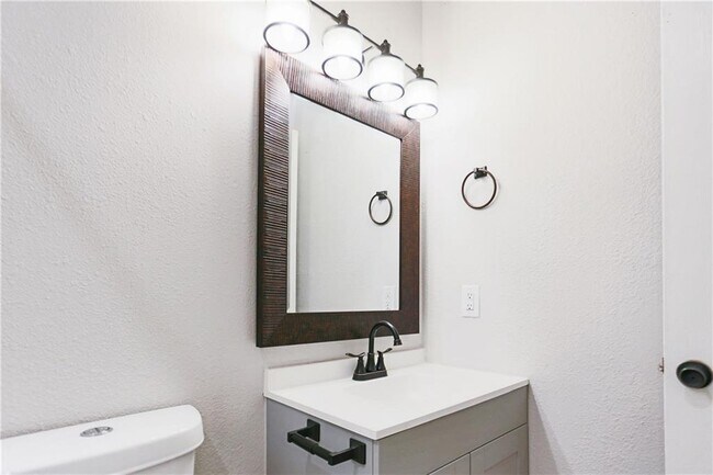 Building Photo - 9504 Menchaca Rd