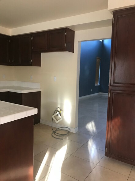 Building Photo - 2040 Begley Dr