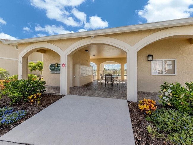 Building Photo - 5800 Sabal Trace Dr