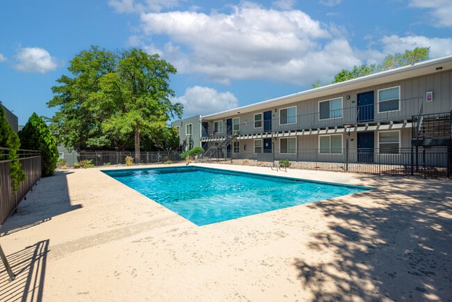 Building Photo - River Rock Apartments