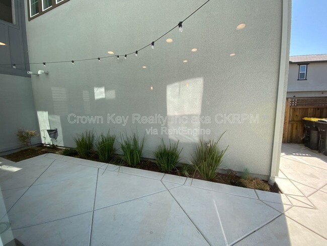 Building Photo - 17539 Beachwood Rd