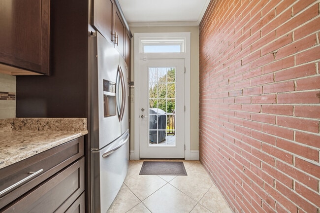 Building Photo - 710 Georgia Ave