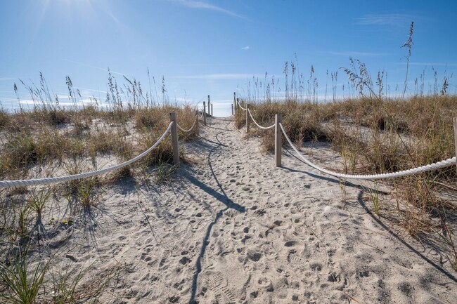 Building Photo - 4502 E Oak Island Dr