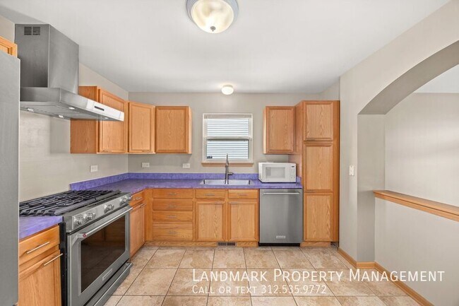 Building Photo - 437 Maggie Ln