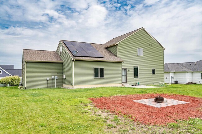 Building Photo - 625 Perolla Dr
