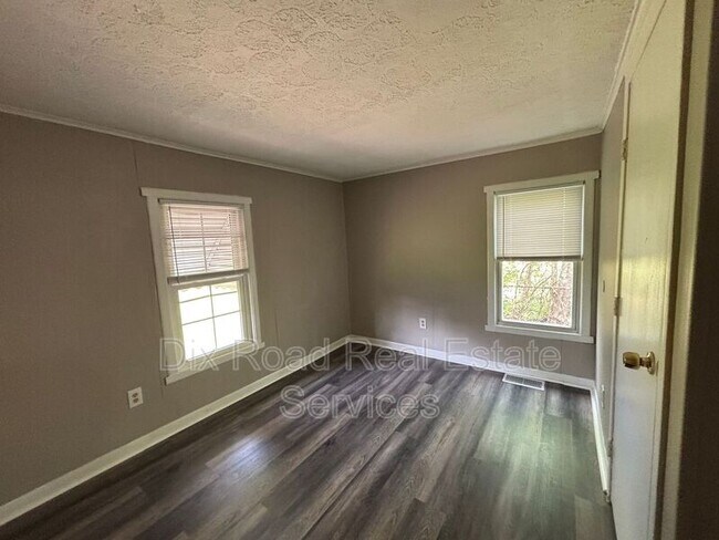 Building Photo - 1205.5 Forrer St