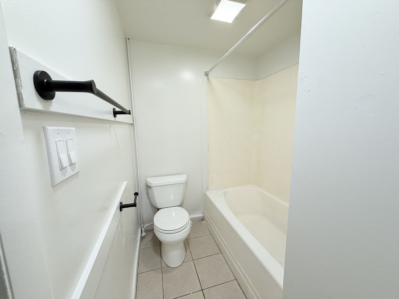 Building Photo - 1291 E Villa Vis Ave