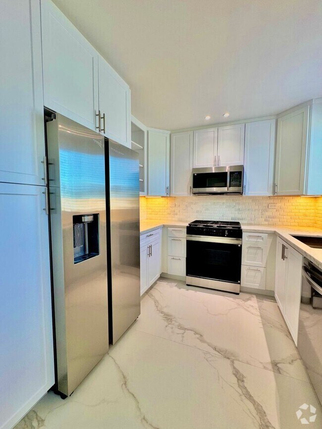 Building Photo - Limited-Time Offer for Qualified Tenants: