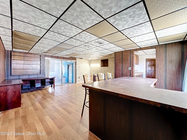 Building Photo - 122 Eden Ave