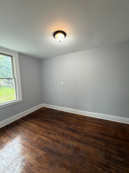 Building Photo - 56 Aetna St