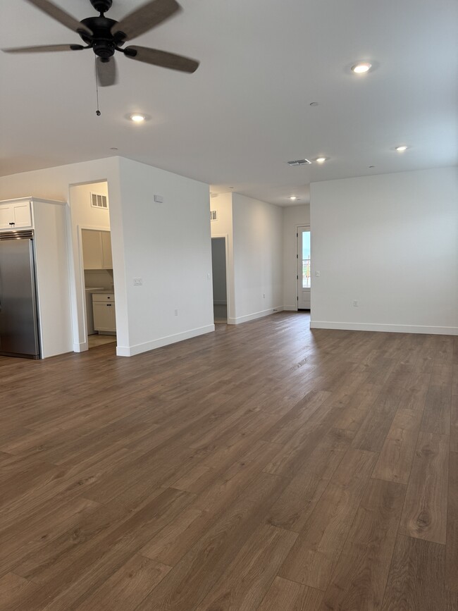 Building Photo - 7419 Castle Dr