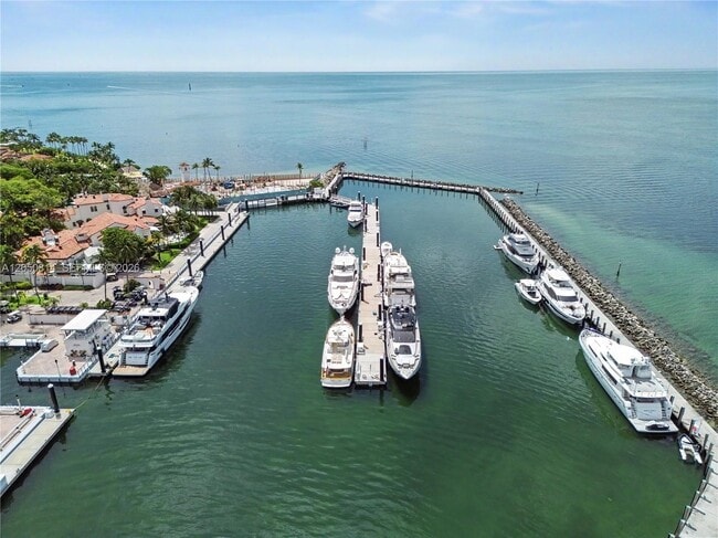 Building Photo - 2124 Fisher Island Dr