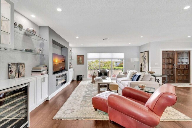 Building Photo - 5660 Golfway Dr
