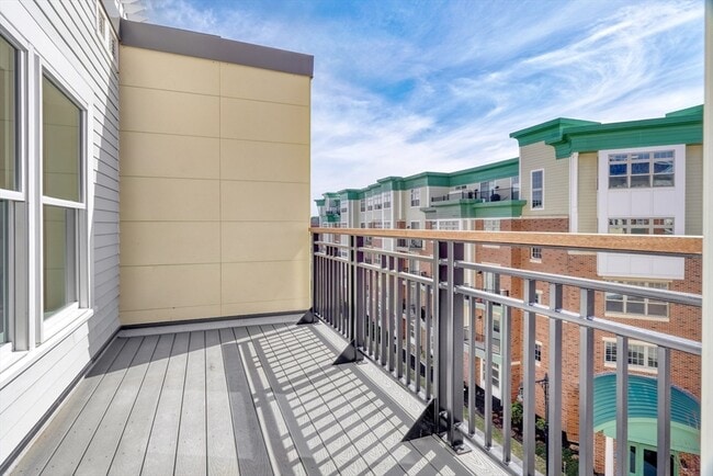 Building Photo - 62 Foundry St