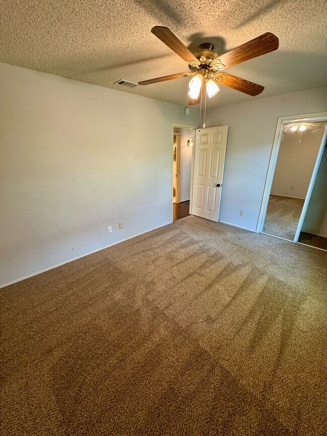 Building Photo - 4415 Seville Ln