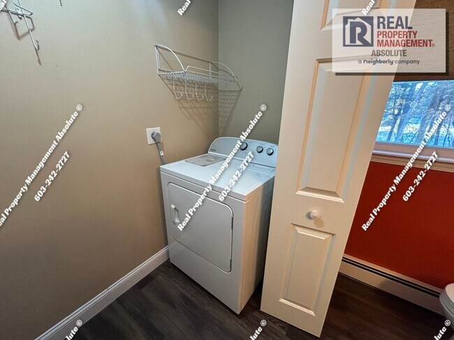 Building Photo - 44 Pinewood Rd