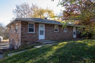 Building Photo - 2800 Fairhaven Dr