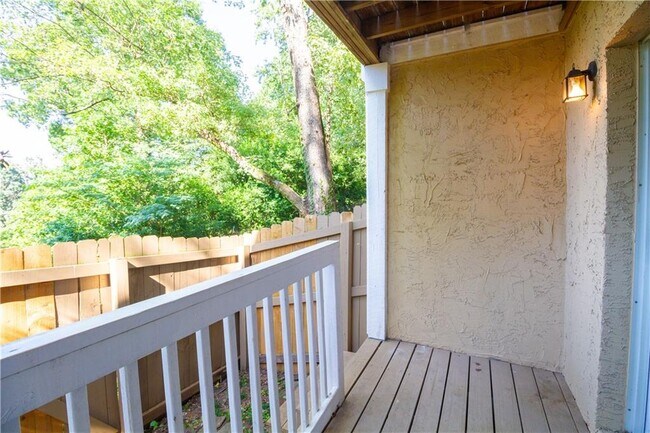Building Photo - 2955 Seven Pines Ln