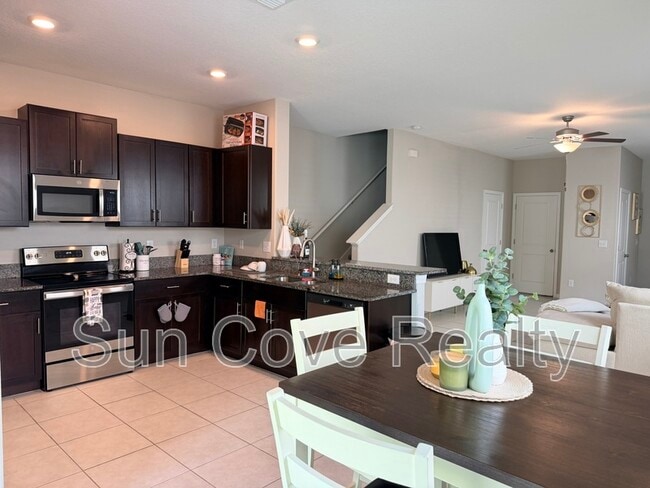 Building Photo - 10454 Shady Preserve Dr