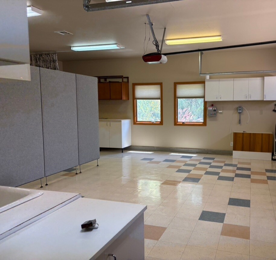 Building Photo - 340A Longhorn Ln