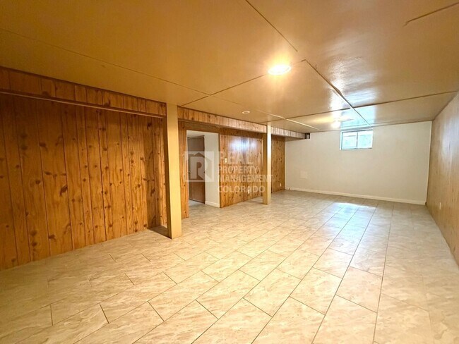 Building Photo - 511 E Panama Dr