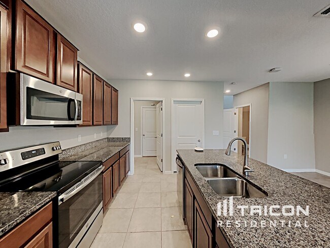 Building Photo - 12719 Hampton Hill Dr
