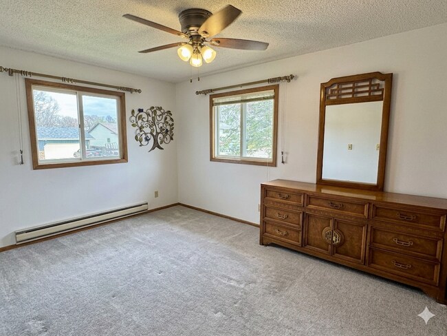 Building Photo - 606 Vilas St