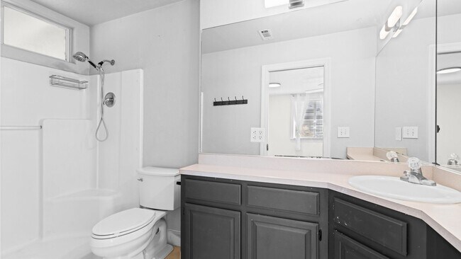 Building Photo - 3 Bedroom home in Winters